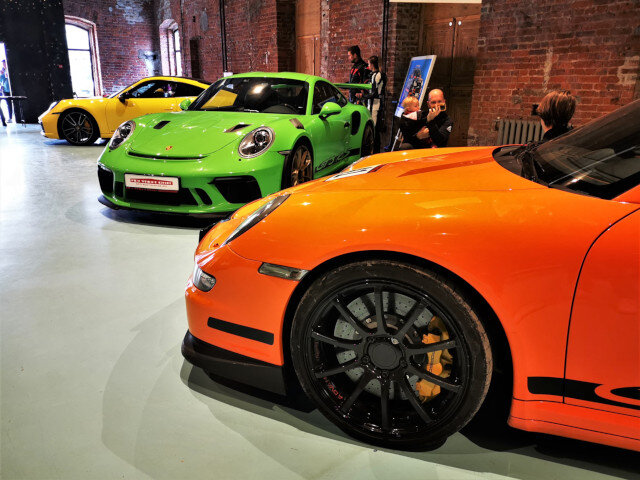 Игра в Porsche: в Санкт-Петербурге прошла выставка Fast and Famous