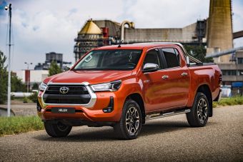 Toyota Hilux опередила УАЗ Пикап в рейтинге продаж