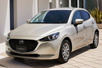 Mazda обновила «двойку»: модернизированный мотор и дополнительный цвет кузова