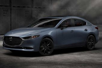 Mazda3 2022 модельного года: новый цвет, 253-сильный турбомотор и полный привод