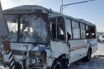 ВИДЕО: пазик врезался в самосвал в Комсомольске-на-Амуре