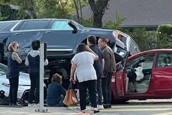 ФОТО: голливудский актер Шварценеггер попал в ДТП (раздавил Тойоту Приус)