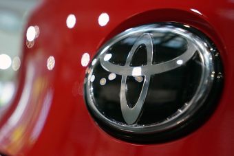Toyota установила рекорд зарубежных продаж и сохранила мировое лидерство, несмотря на кризис производства